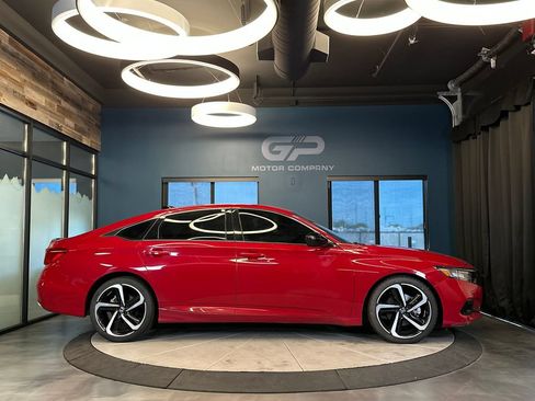 Used 2021 Honda Accord Sport image 2
