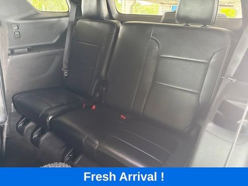Used 2023 Chevrolet Traverse LT FWD image 4
