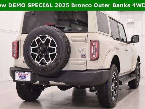 New 2025 Ford Bronco Outer Banks image 8