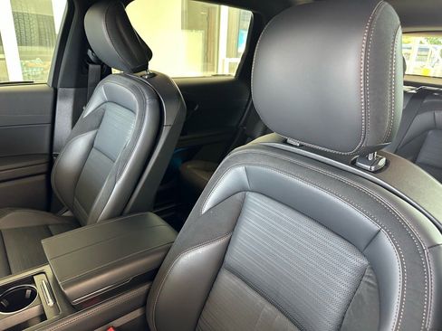 Used 2024 Lincoln Nautilus Reserve w/ Equipment Group 202A image 22