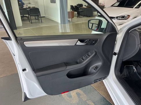 Used 2017 Volkswagen Jetta S FWD image 22