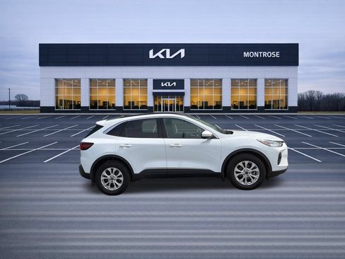 Used 2023 Ford Escape Active w/ Tech Pack #2 AWD/4WD image 4