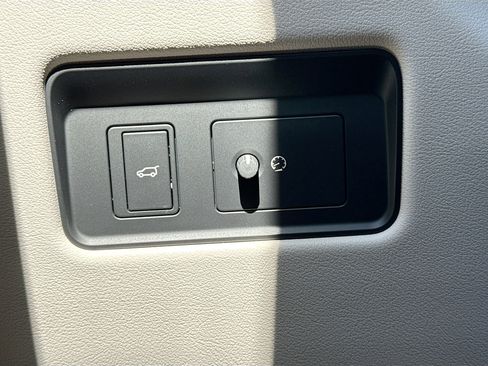 New 2026 Jaguar F-PACE R-Dynamic S image 36