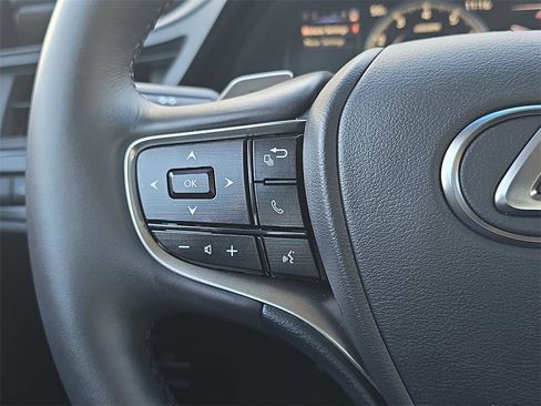 Used 2024 Lexus ES 250 w/ Premium Package image 16