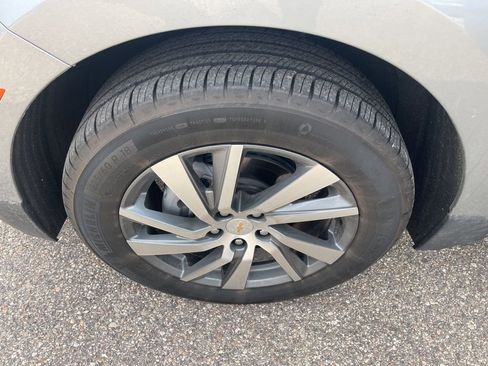 Used 2024 Chevrolet Equinox LT image 24