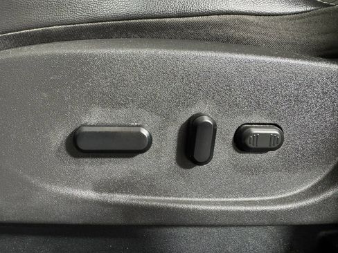 Used 2019 Ford Escape SE FWD image 32
