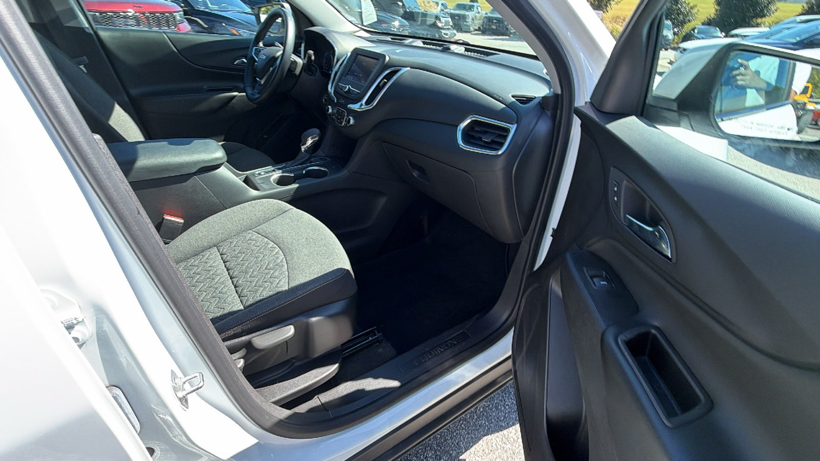 Used 2024 Chevrolet Equinox LT AWD/4WD image 19