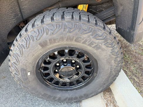 Used 2024 GMC Sierra 2500 AT4X w/ AT4X AEV Edition image 22