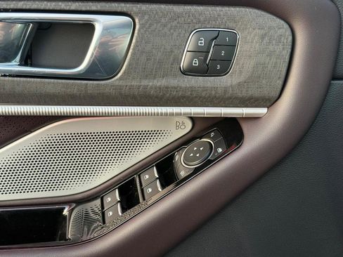 New 2026 Ford Explorer Platinum image 23