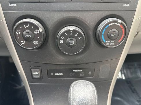 Used 2010 Toyota Corolla LE image 26