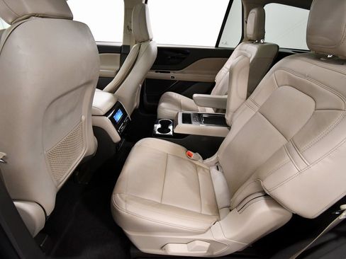 Used 2021 Lincoln Aviator Reserve w/ Equipment Group 201A image 15