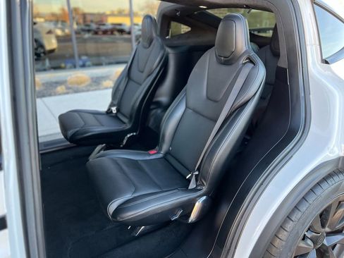 Used 2022 Tesla Model X image 23