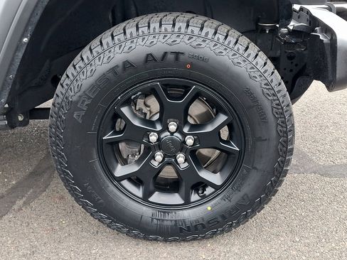Used 2021 Jeep Wrangler Sport AWD/4WD image 9