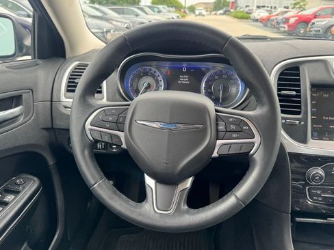 Used 2016 Chrysler 300 Limited RWD image 12