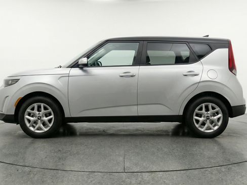 Used 2025 Kia Soul LX w/ LX Technology Package image 5