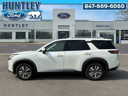 Used 2023 Nissan Pathfinder SL w/ Lighting Package (N92) image 7