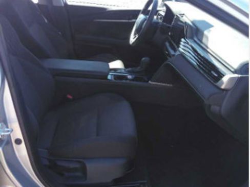 Used 2025 Toyota Camry LE FWD image 7