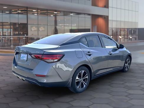 Used 2022 Nissan Sentra SV FWD image 9
