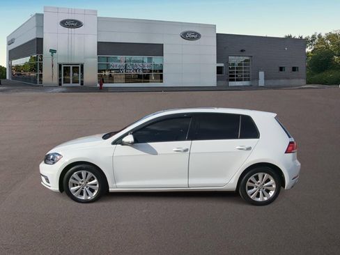 Used 2021 Volkswagen Golf 4-Door image 6