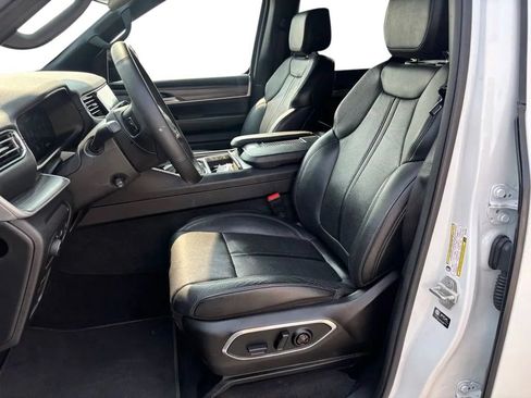 Used 2024 Jeep Wagoneer Series II w/ Flexible Seating Group AWD/4WD image 22