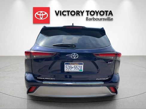 Used 2025 Toyota Highlander Platinum AWD/4WD image 4