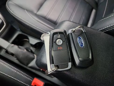 Used 2020 Ford EcoSport Titanium image 48