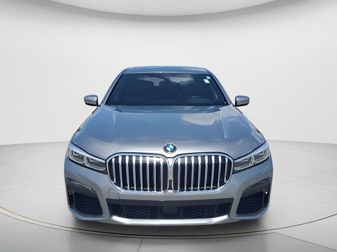 Used 2021 BMW 750i xDrive w/ Luxury Rear Seating Package AWD/4WD image 2