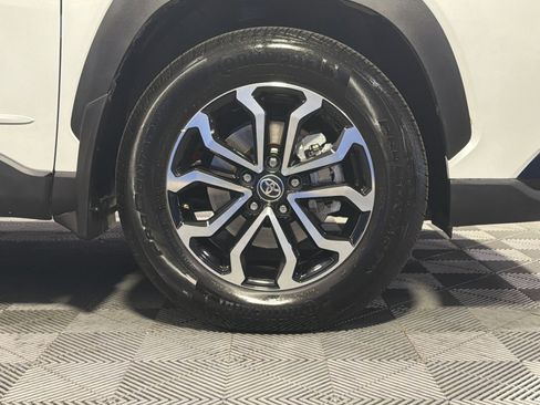 Used 2025 Toyota Corolla Cross AWD Hybrid image 13