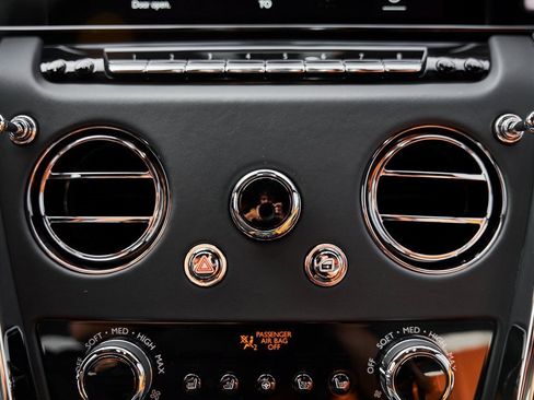 Used 2025 Rolls-Royce Cullinan image 83