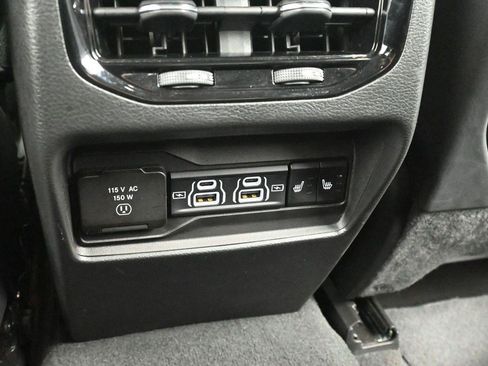 Used 2023 Jeep Grand Cherokee Limited AWD/4WD image 11