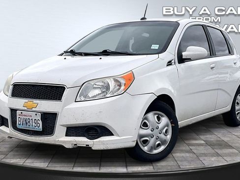 Used 2010 Chevrolet Aveo5 LS image 4
