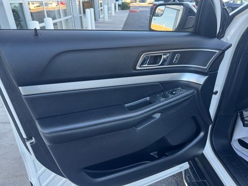 Used 2016 Ford Explorer XLT w/ Equipment Group 202A image 13