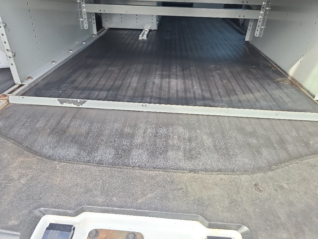 Used 2017 Chevrolet Express 2500 RWD image 13