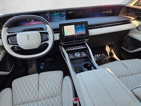 Used 2025 Lincoln Nautilus Black Label image 15