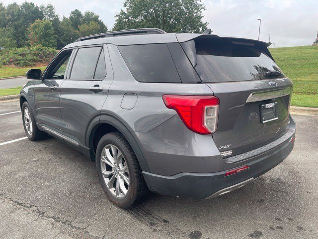 Used 2022 Ford Explorer XLT w/ Equipment Group 202A AWD/4WD image 3