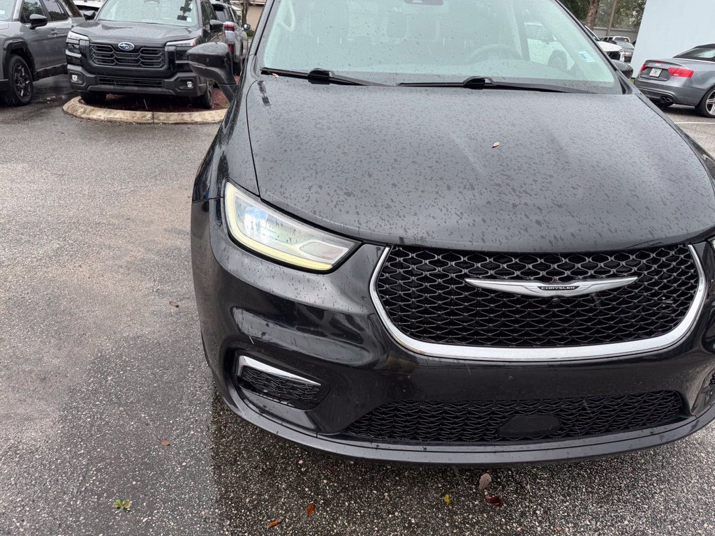 Used 2023 Chrysler Pacifica Touring-L AWD/4WD image 13