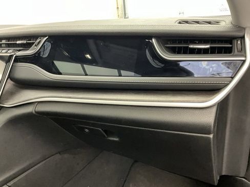 Used 2023 Jeep Grand Cherokee 4WD 4xe image 11