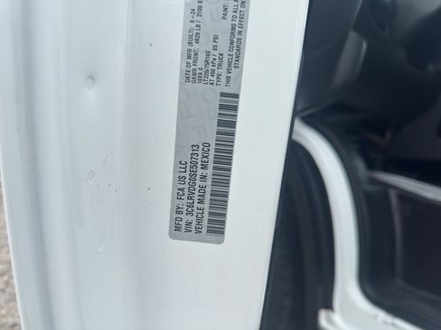 Used 2025 RAM ProMaster 2500 w/ Convenience Group FWD image 13