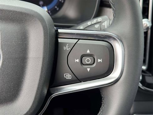 Certified 2023 Volvo XC40 B5 Plus w/ Driver Assist Package image 21