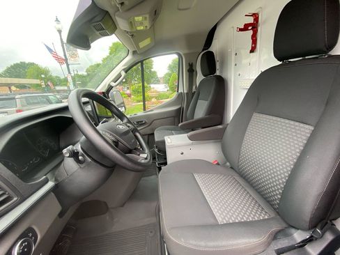 Used 2023 Ford Transit 250 Low Roof RWD image 19