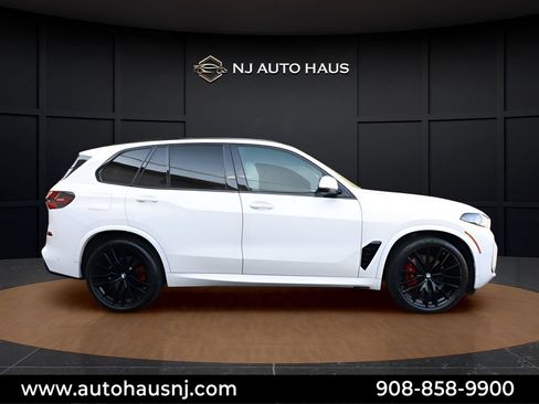 Used 2024 BMW X5 xDrive40i w/ M Sport Package AWD/4WD image 18
