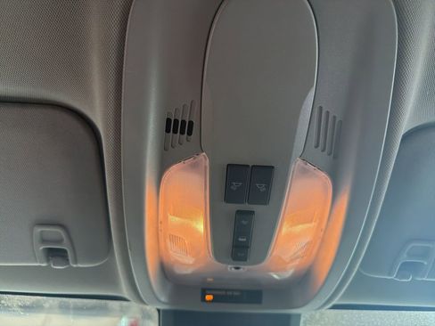 Used 2016 Chevrolet Equinox LT w/ Convenience Package image 9