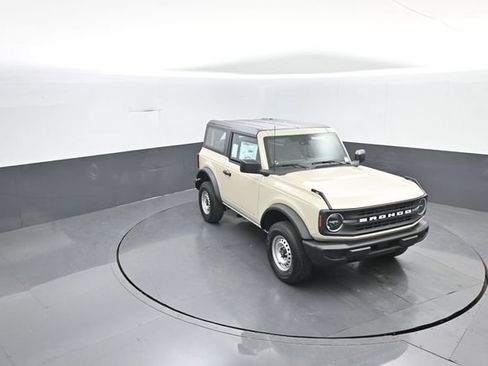 New 2026 Ford Bronco 2-Door AWD/4WD image 18