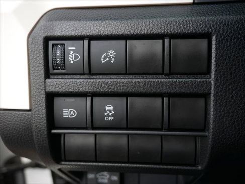 Certified 2024 Toyota Tacoma TRD Off-Road AWD/4WD image 30