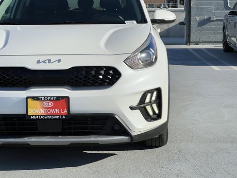 Certified 2022 Kia Niro EX Premium image 10