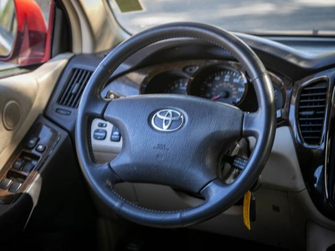 Used 2002 Toyota Highlander Limited image 17