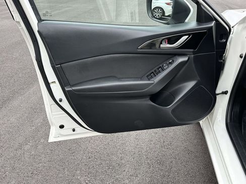 Used 2016 MAZDA MAZDA3 i Sport w/ Preferred Equipment Package image 5