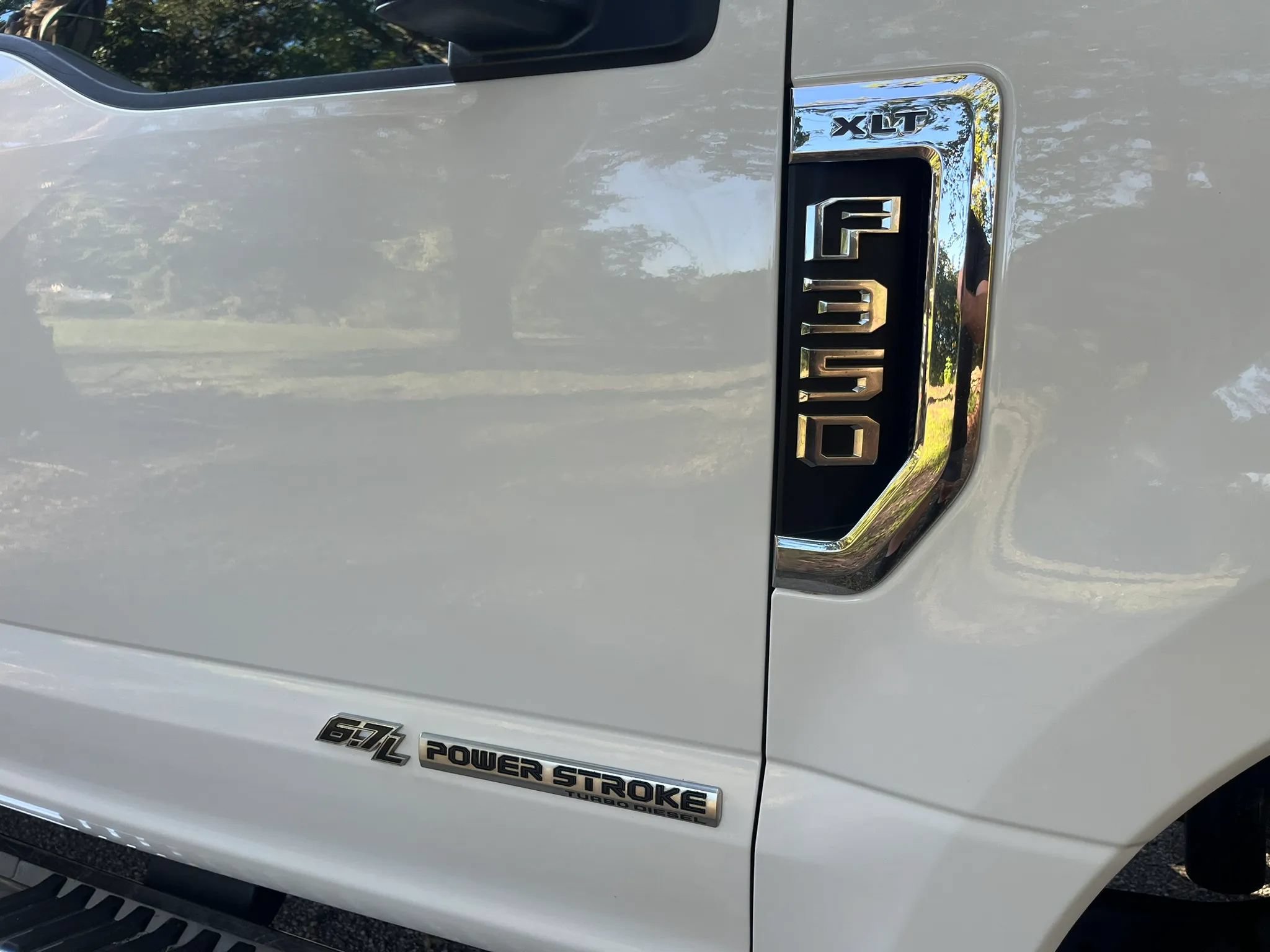 Used 2017 Ford F350 XLT w/ XLT Premium Package AWD/4WD image 11