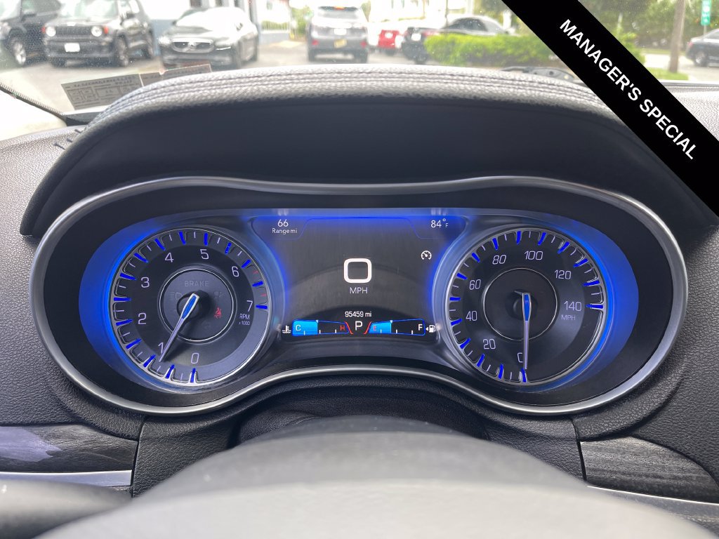 Used 2017 Chrysler 300 Limited RWD image 20