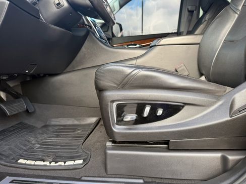 Used 2019 Cadillac Escalade ESV Luxury image 13